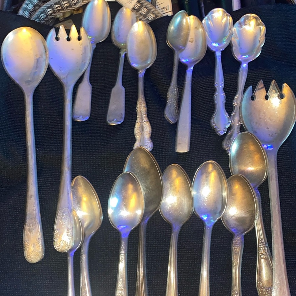 18 pieces silver-plate flatware .Vintage!!